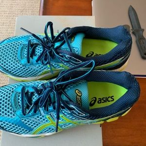 Women’s Athletic shoes